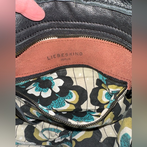 LIEBESKIND LEATHER CROSSBODY BAG! - Picture 8 of 9